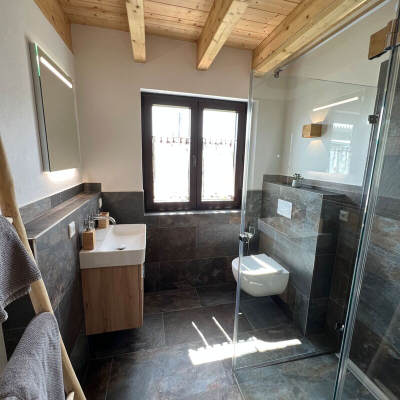 Das Badezimmer des Landchalets Eifel auf dem Landgut Pfauenhof