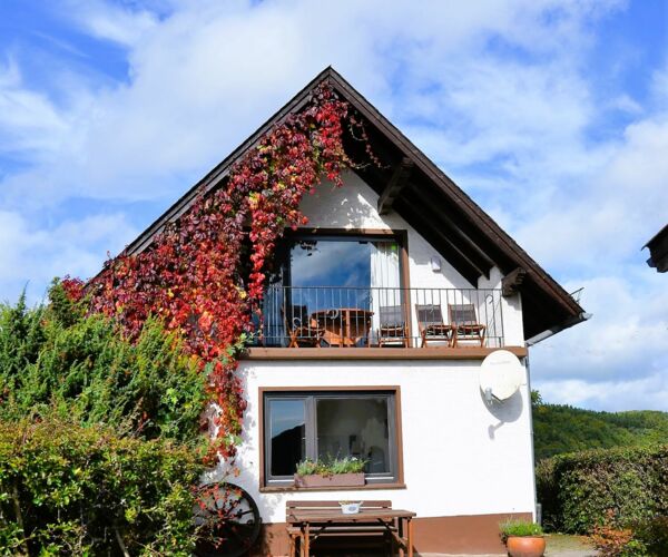 Aussenansicht Ferienwohnung mit Balkon und Terrasse